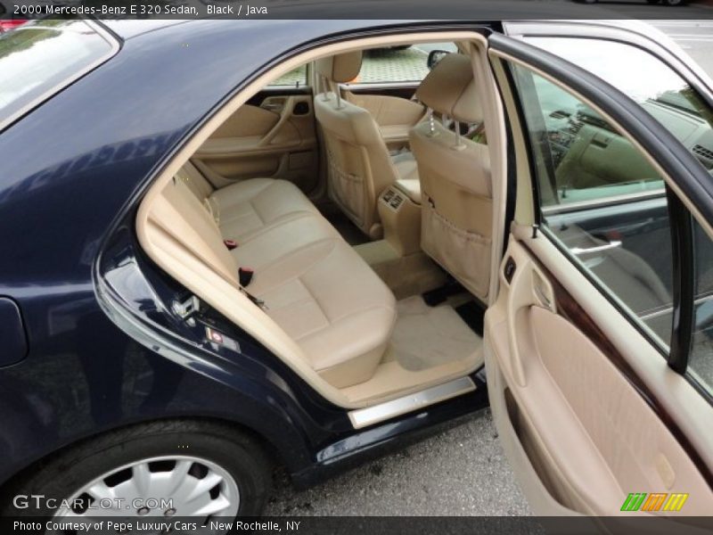 Black / Java 2000 Mercedes-Benz E 320 Sedan
