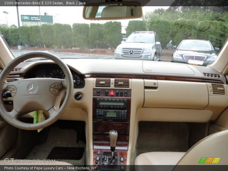 Black / Java 2000 Mercedes-Benz E 320 Sedan