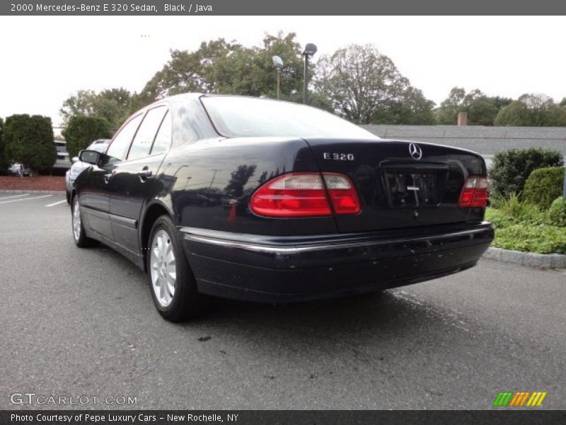 Black / Java 2000 Mercedes-Benz E 320 Sedan