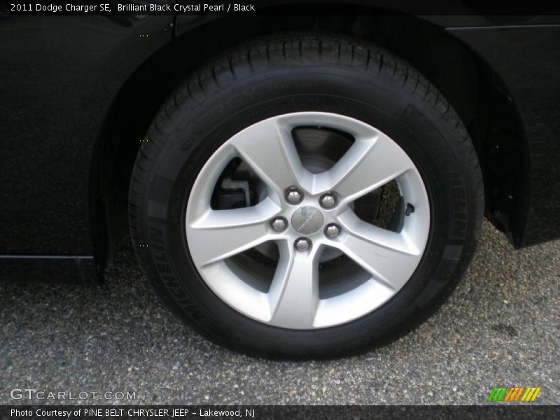 Brilliant Black Crystal Pearl / Black 2011 Dodge Charger SE