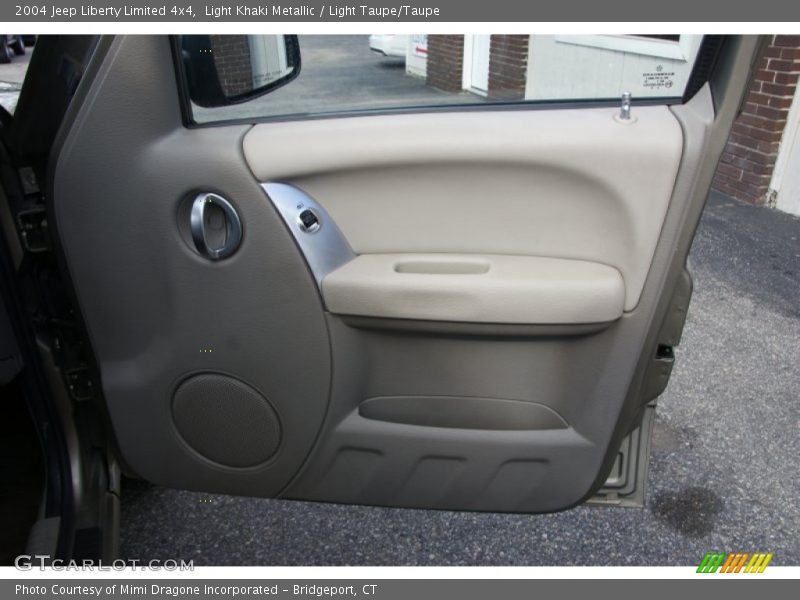 Light Khaki Metallic / Light Taupe/Taupe 2004 Jeep Liberty Limited 4x4