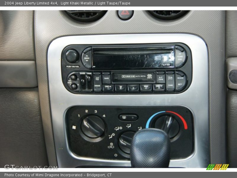 Light Khaki Metallic / Light Taupe/Taupe 2004 Jeep Liberty Limited 4x4