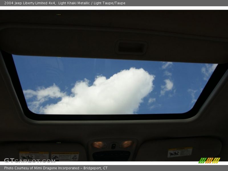 Light Khaki Metallic / Light Taupe/Taupe 2004 Jeep Liberty Limited 4x4