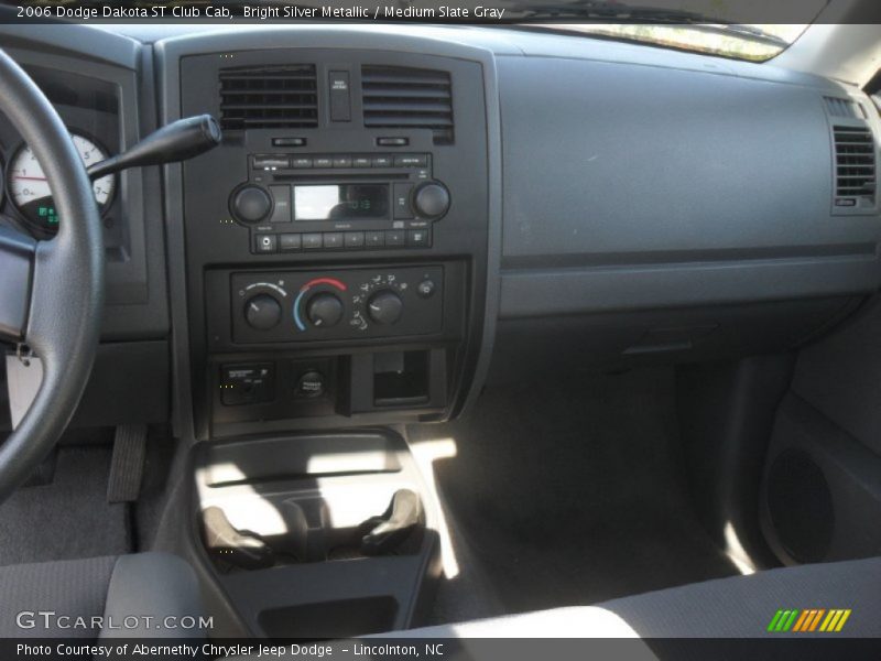 Bright Silver Metallic / Medium Slate Gray 2006 Dodge Dakota ST Club Cab
