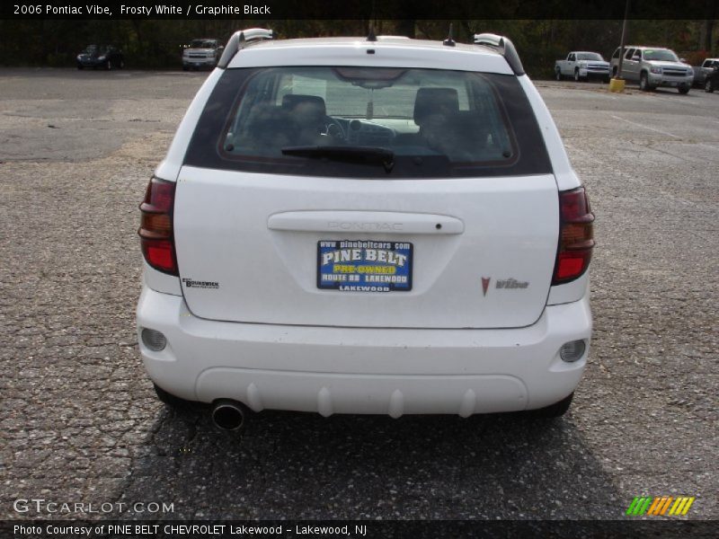 Frosty White / Graphite Black 2006 Pontiac Vibe