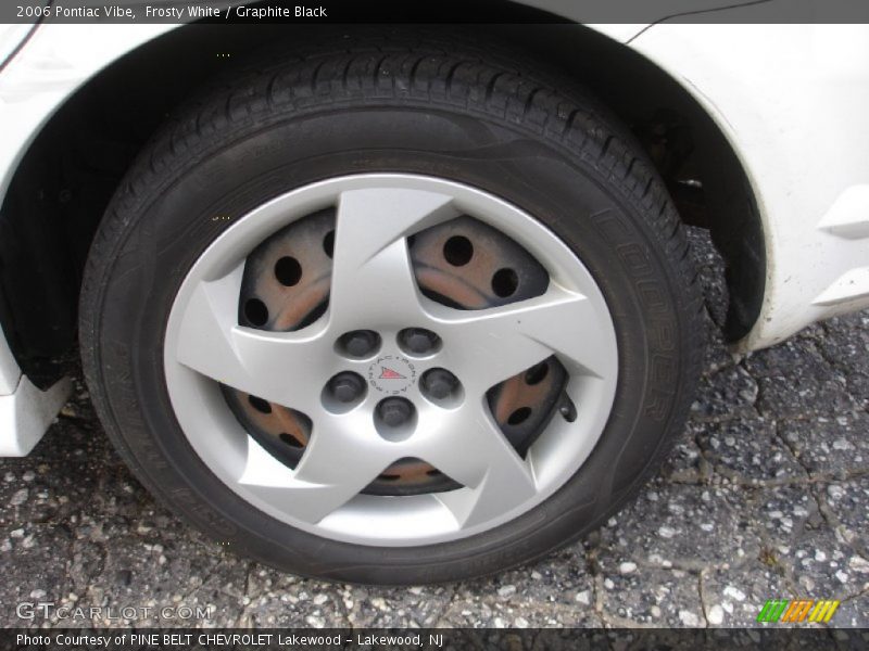 Frosty White / Graphite Black 2006 Pontiac Vibe