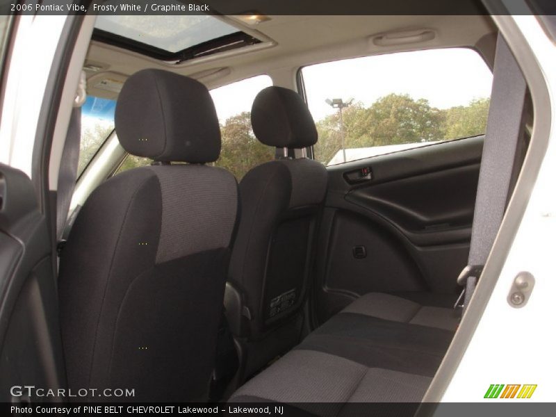 Frosty White / Graphite Black 2006 Pontiac Vibe
