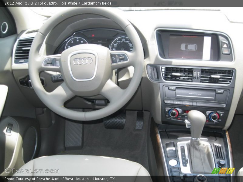Dashboard of 2012 Q5 3.2 FSI quattro