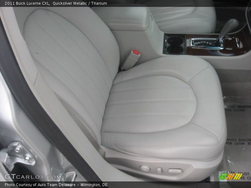 Quicksilver Metallic / Titanium 2011 Buick Lucerne CXL