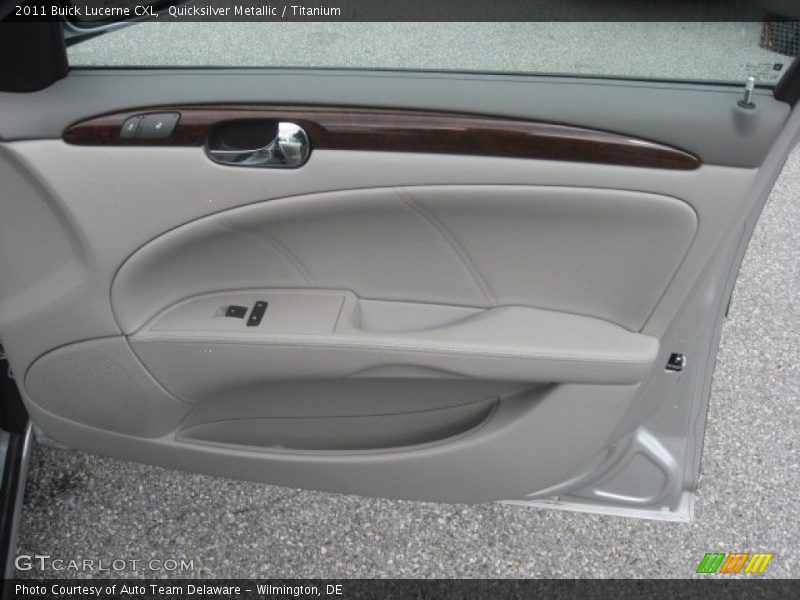 Quicksilver Metallic / Titanium 2011 Buick Lucerne CXL
