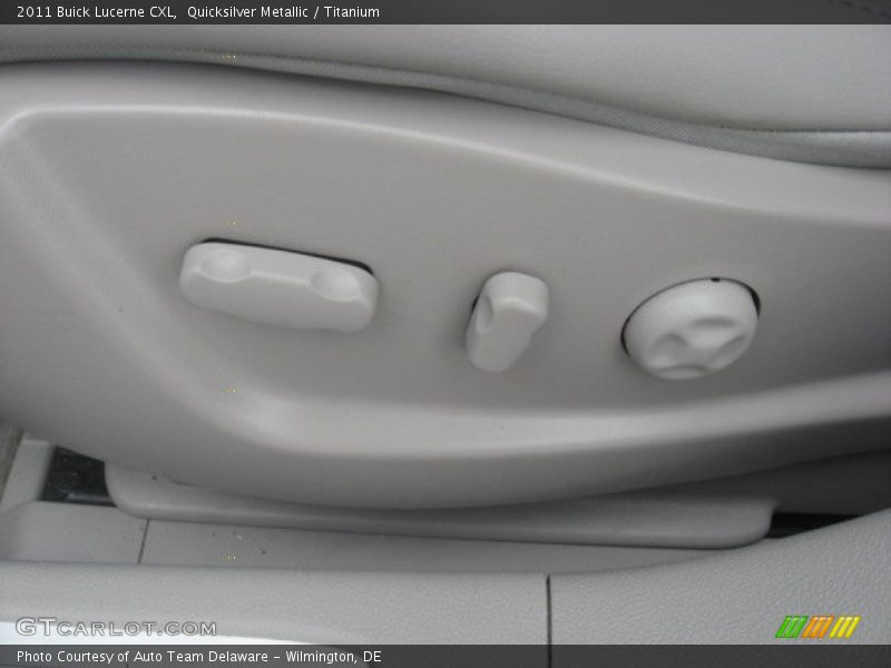 Quicksilver Metallic / Titanium 2011 Buick Lucerne CXL