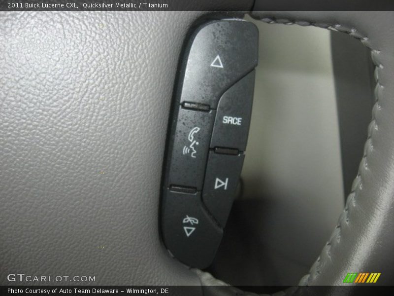 Quicksilver Metallic / Titanium 2011 Buick Lucerne CXL