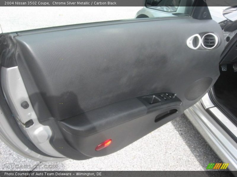Door Panel of 2004 350Z Coupe