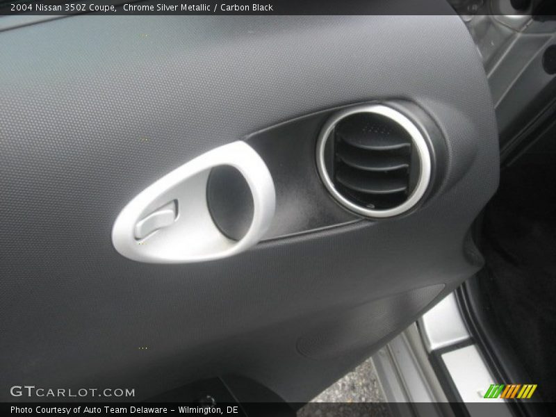 Chrome Silver Metallic / Carbon Black 2004 Nissan 350Z Coupe