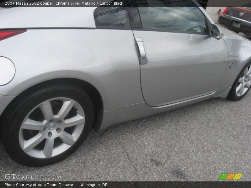 Chrome Silver Metallic / Carbon Black 2004 Nissan 350Z Coupe