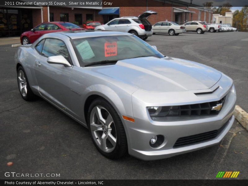 Front 3/4 View of 2011 Camaro SS Coupe