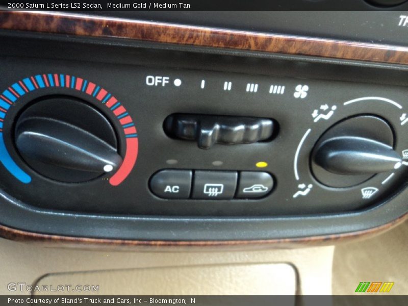 Medium Gold / Medium Tan 2000 Saturn L Series LS2 Sedan