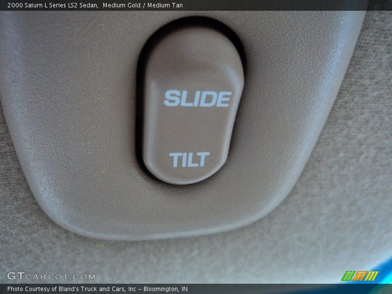 Medium Gold / Medium Tan 2000 Saturn L Series LS2 Sedan