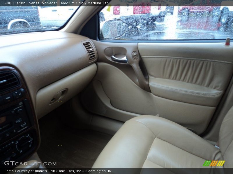 Medium Gold / Medium Tan 2000 Saturn L Series LS2 Sedan