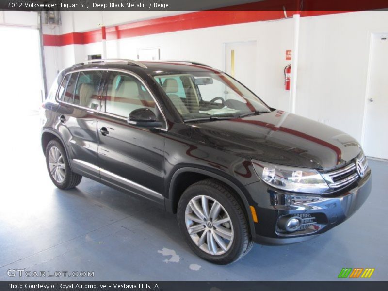Deep Black Metallic / Beige 2012 Volkswagen Tiguan SE