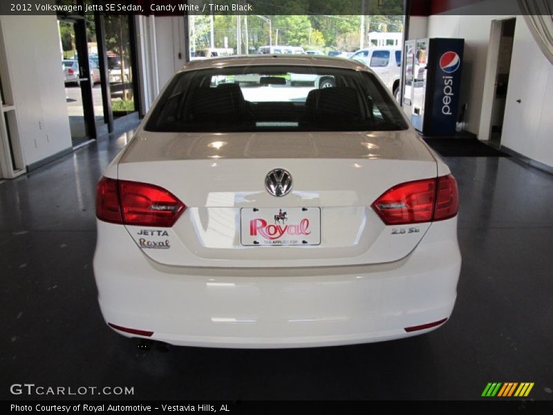 Candy White / Titan Black 2012 Volkswagen Jetta SE Sedan