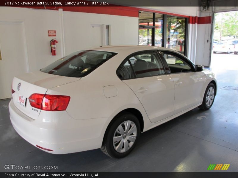 Candy White / Titan Black 2012 Volkswagen Jetta SE Sedan