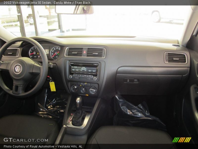 Candy White / Titan Black 2012 Volkswagen Jetta SE Sedan