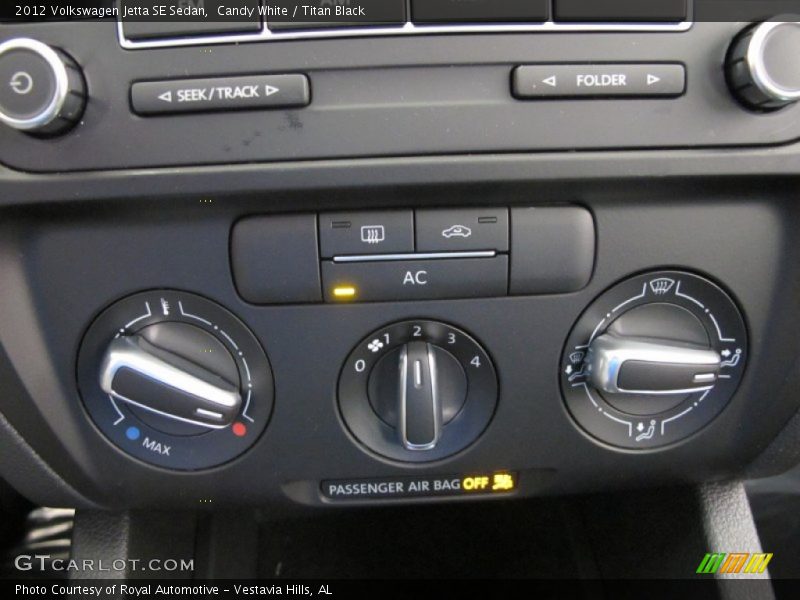 Candy White / Titan Black 2012 Volkswagen Jetta SE Sedan