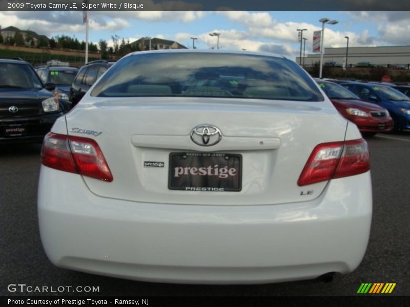 Super White / Bisque 2009 Toyota Camry LE