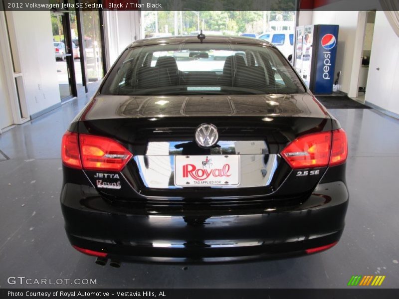 Black / Titan Black 2012 Volkswagen Jetta SE Sedan