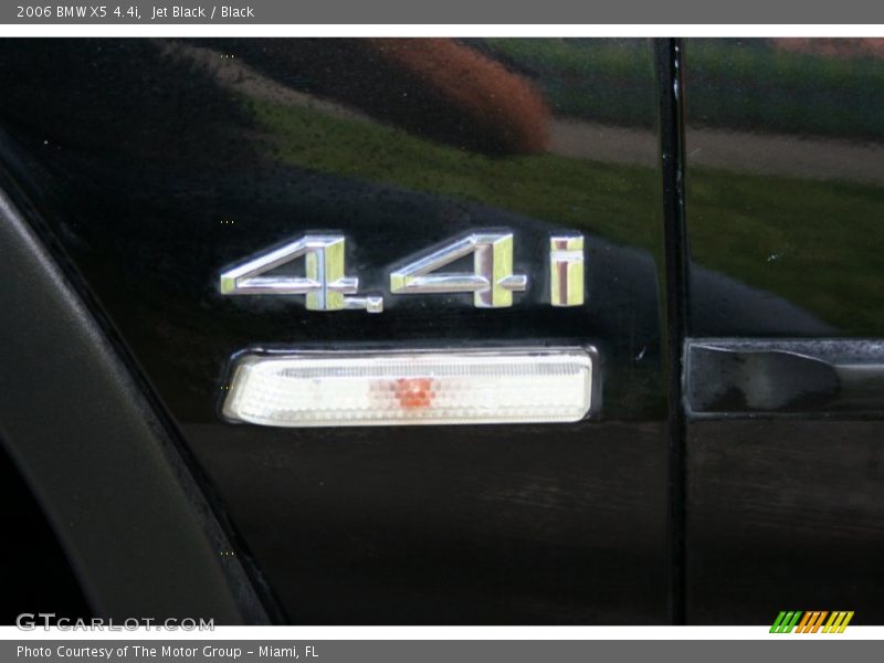  2006 X5 4.4i Logo