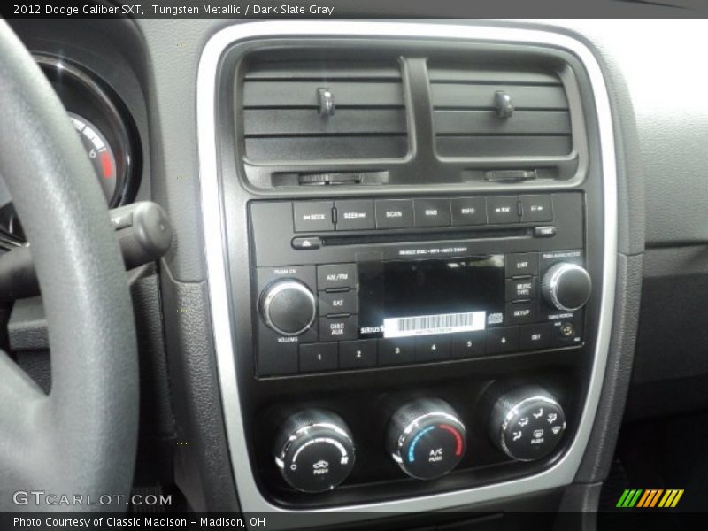 Controls of 2012 Caliber SXT