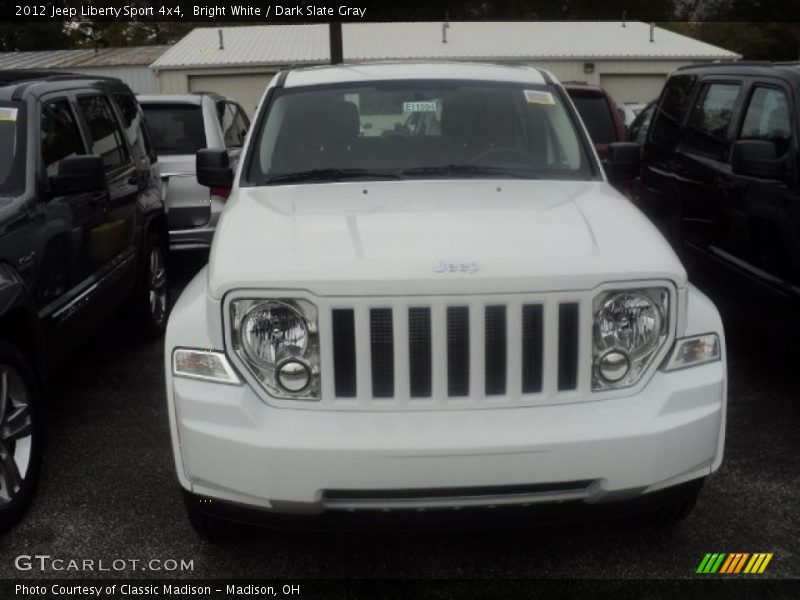 Bright White / Dark Slate Gray 2012 Jeep Liberty Sport 4x4