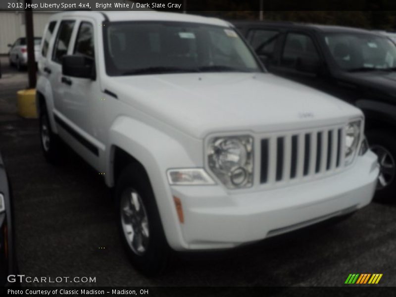 Bright White / Dark Slate Gray 2012 Jeep Liberty Sport 4x4