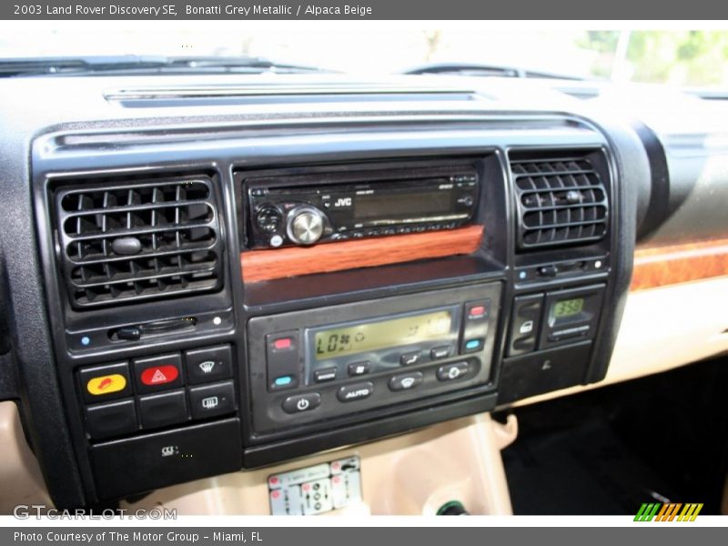 Bonatti Grey Metallic / Alpaca Beige 2003 Land Rover Discovery SE