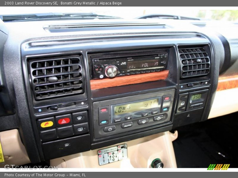 Bonatti Grey Metallic / Alpaca Beige 2003 Land Rover Discovery SE