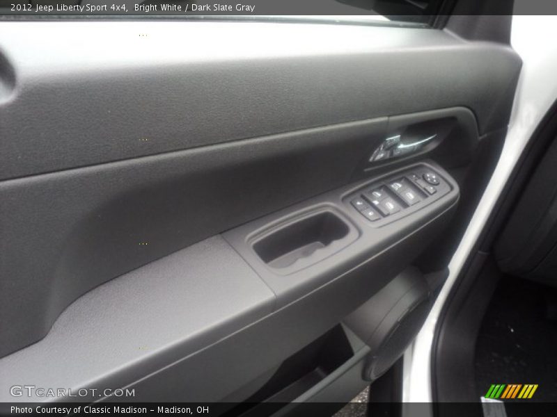 Bright White / Dark Slate Gray 2012 Jeep Liberty Sport 4x4