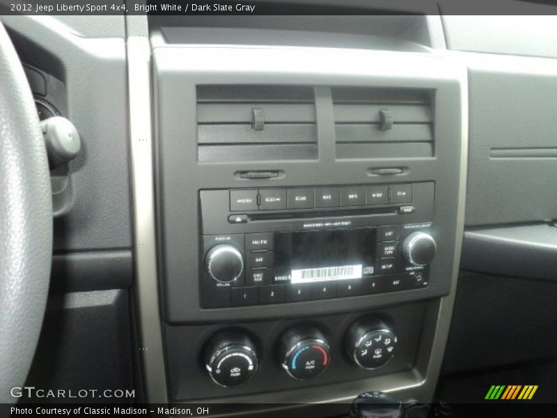 Bright White / Dark Slate Gray 2012 Jeep Liberty Sport 4x4