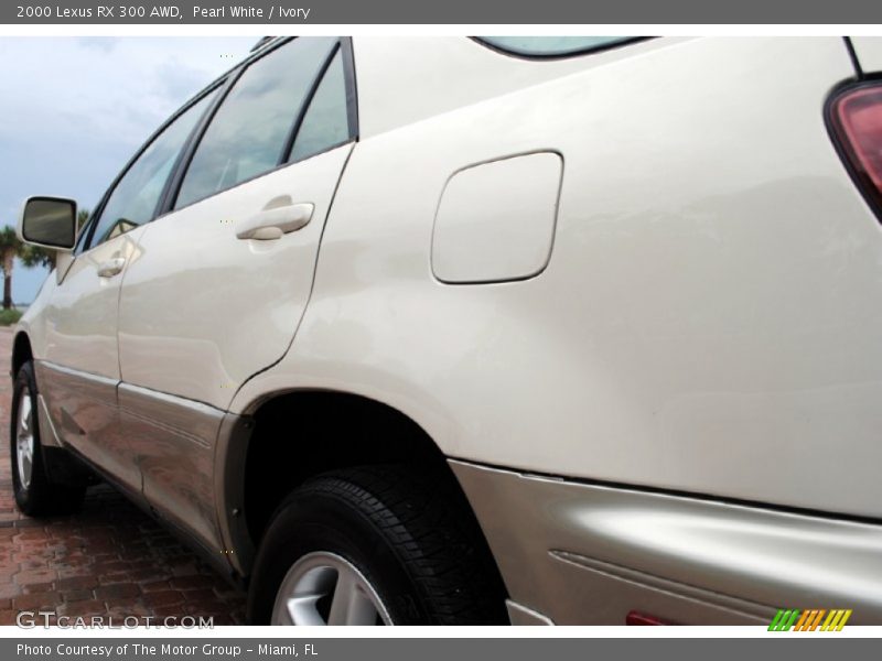 Pearl White / Ivory 2000 Lexus RX 300 AWD