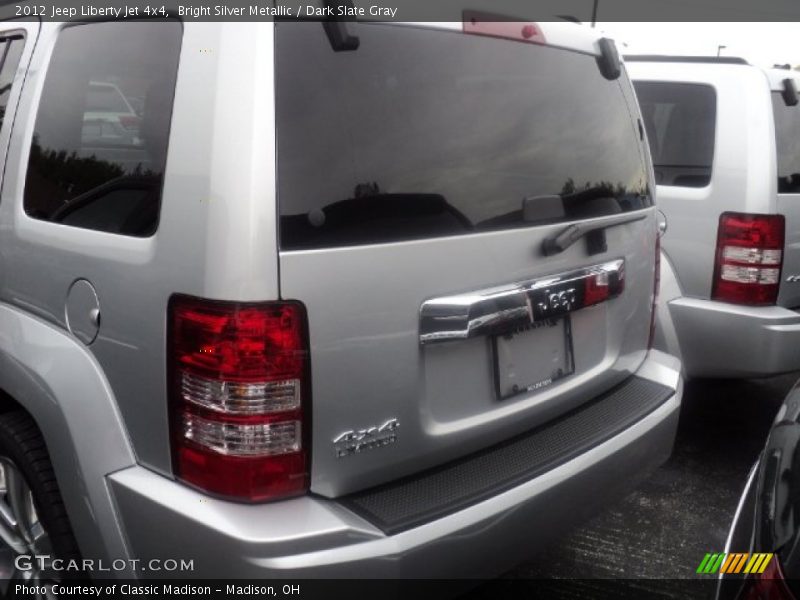 Bright Silver Metallic / Dark Slate Gray 2012 Jeep Liberty Jet 4x4