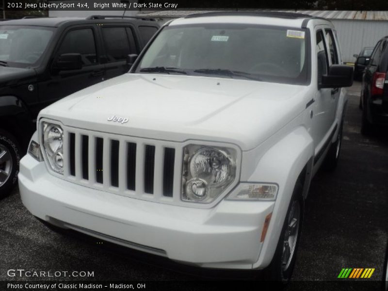 Bright White / Dark Slate Gray 2012 Jeep Liberty Sport 4x4