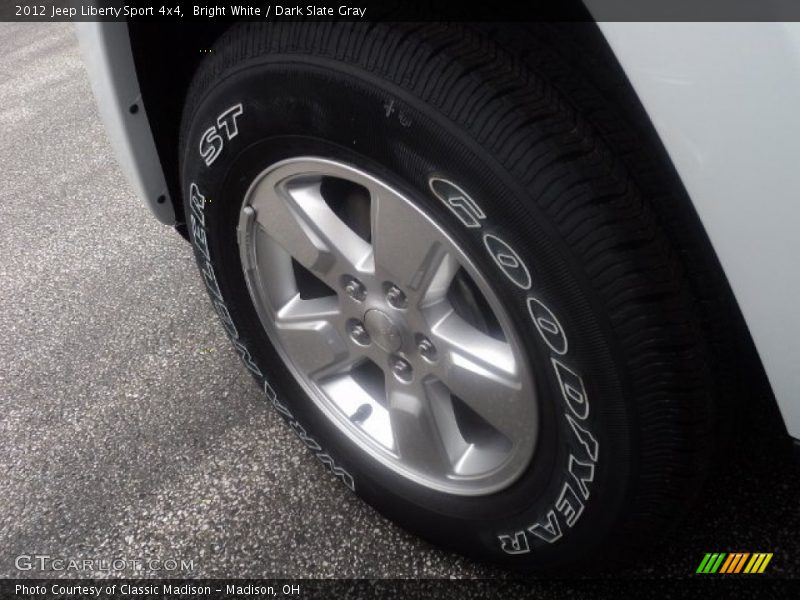 Bright White / Dark Slate Gray 2012 Jeep Liberty Sport 4x4