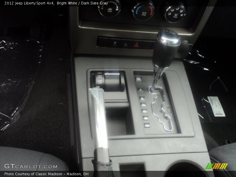 Bright White / Dark Slate Gray 2012 Jeep Liberty Sport 4x4