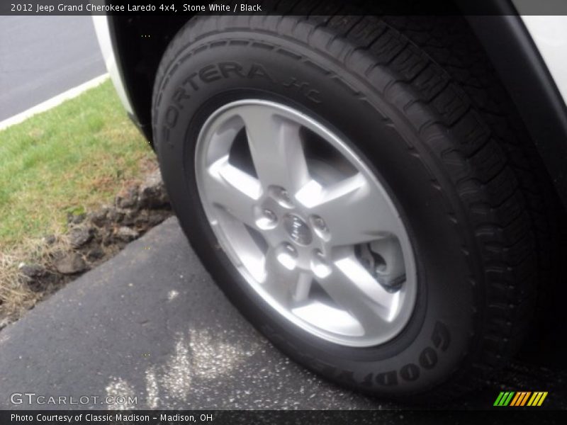 Stone White / Black 2012 Jeep Grand Cherokee Laredo 4x4