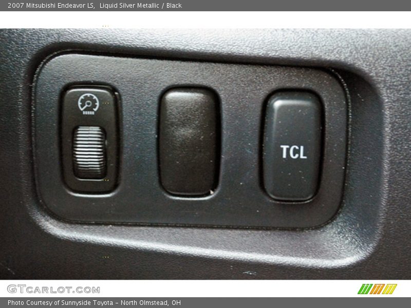 Liquid Silver Metallic / Black 2007 Mitsubishi Endeavor LS