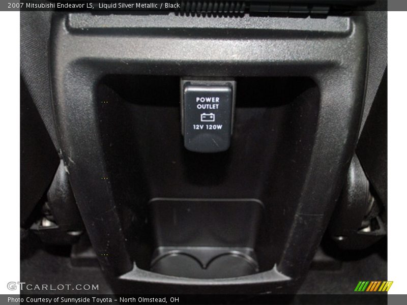 Liquid Silver Metallic / Black 2007 Mitsubishi Endeavor LS