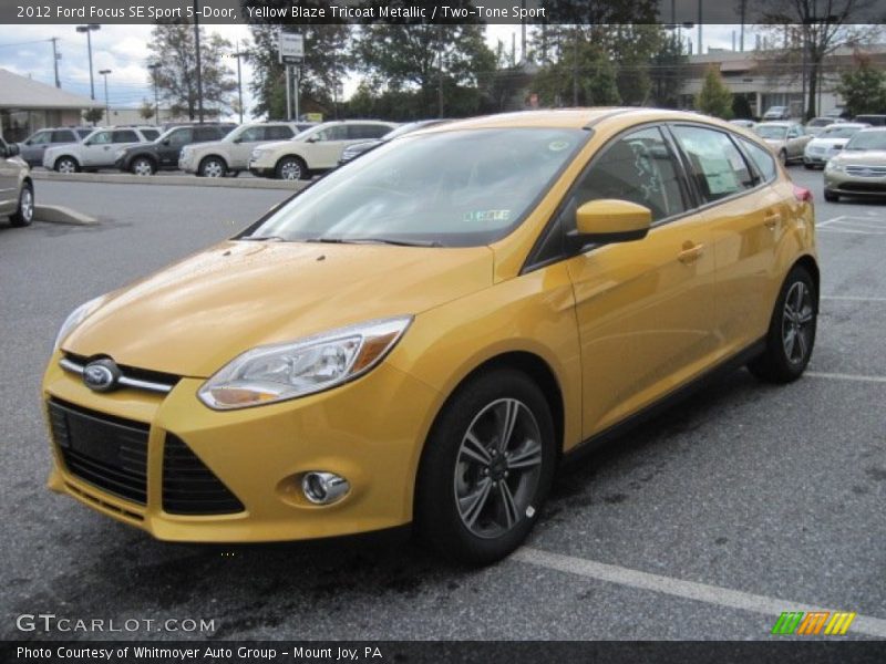 Yellow Blaze Tricoat Metallic / Two-Tone Sport 2012 Ford Focus SE Sport 5-Door