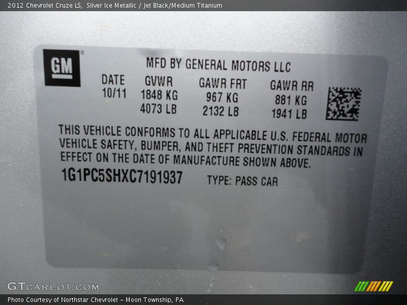 Silver Ice Metallic / Jet Black/Medium Titanium 2012 Chevrolet Cruze LS
