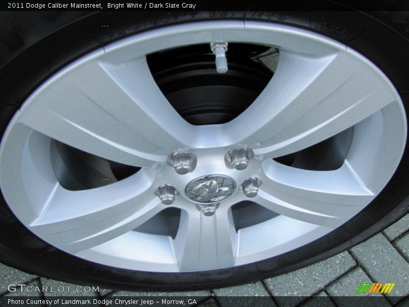 Bright White / Dark Slate Gray 2011 Dodge Caliber Mainstreet