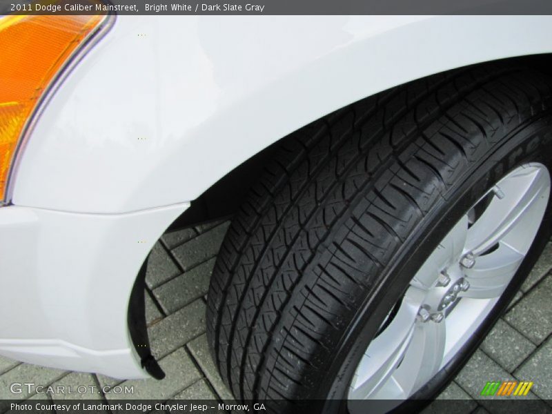 Bright White / Dark Slate Gray 2011 Dodge Caliber Mainstreet